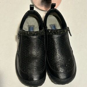 JBU Women's Black Slip-On Loafers